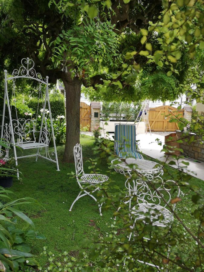 La Roseliere Maison Plain Pied Confortable Belle Decoration Jardin Magnifique 10 Mn A Pied Centre Ville Bayeux Proche Plages Du Debarquement Exterior foto