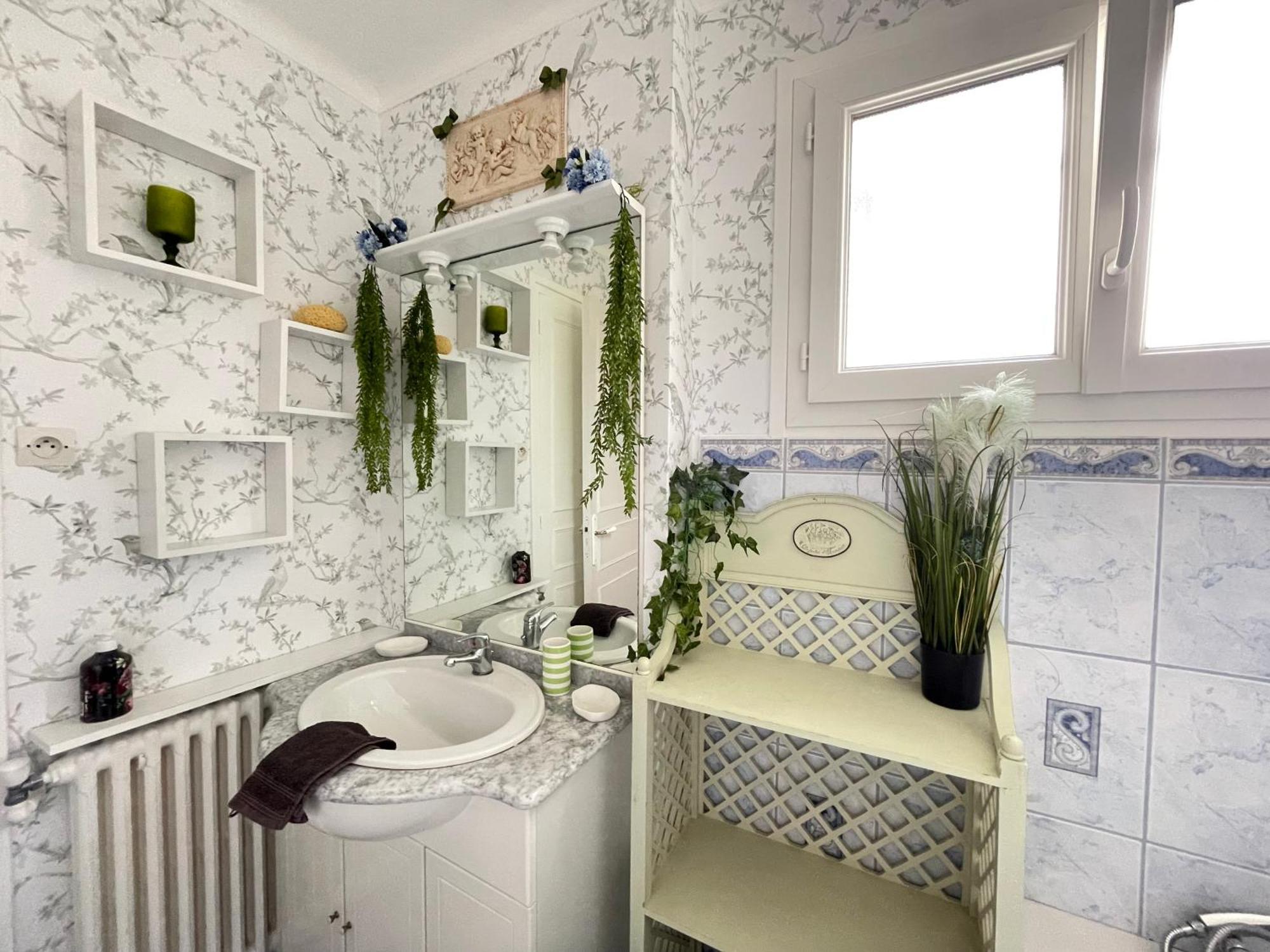 La Roseliere Maison Plain Pied Confortable Belle Decoration Jardin Magnifique 10 Mn A Pied Centre Ville Bayeux Proche Plages Du Debarquement Exterior foto