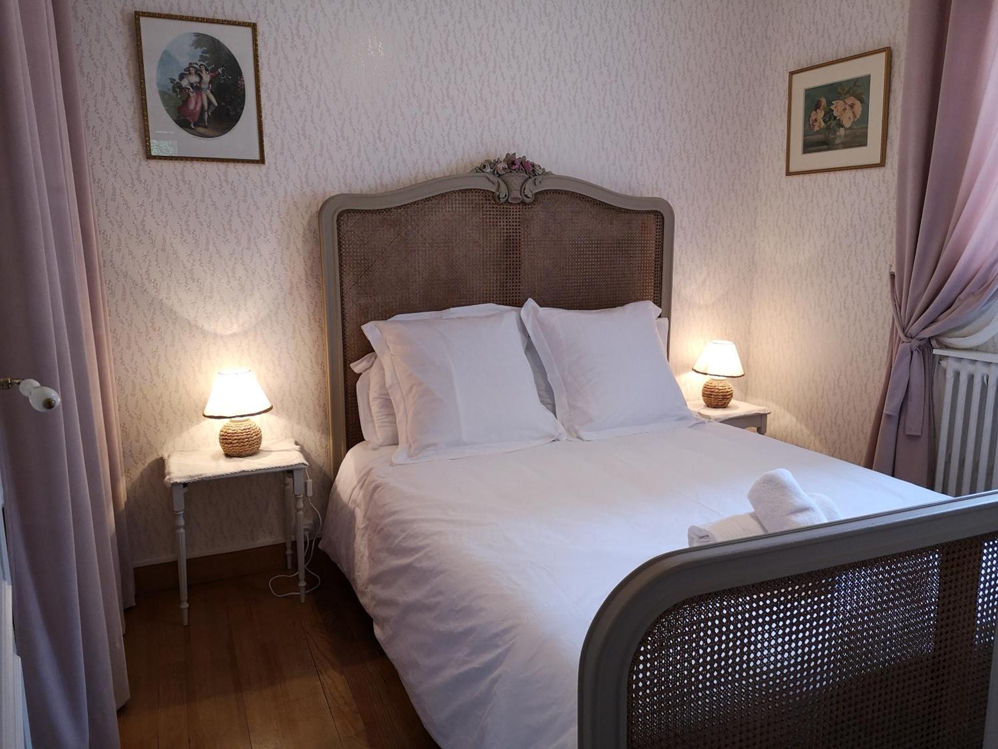 La Roseliere Maison Plain Pied Confortable Belle Decoration Jardin Magnifique 10 Mn A Pied Centre Ville Bayeux Proche Plages Du Debarquement Exterior foto